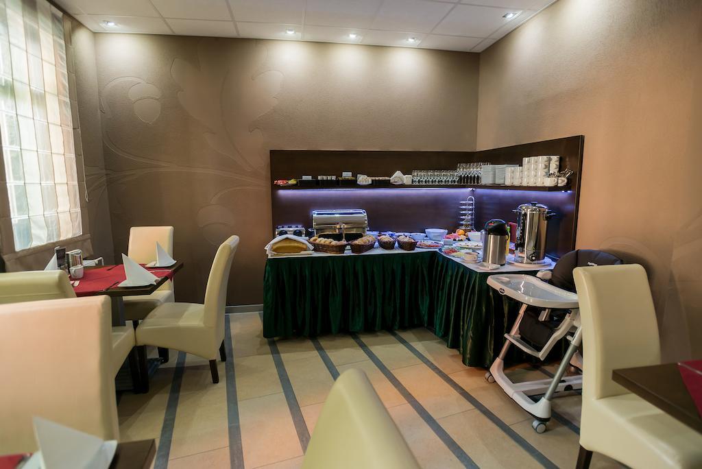 Hotel Fuerdohaz Nyíregyháza Extérieur photo