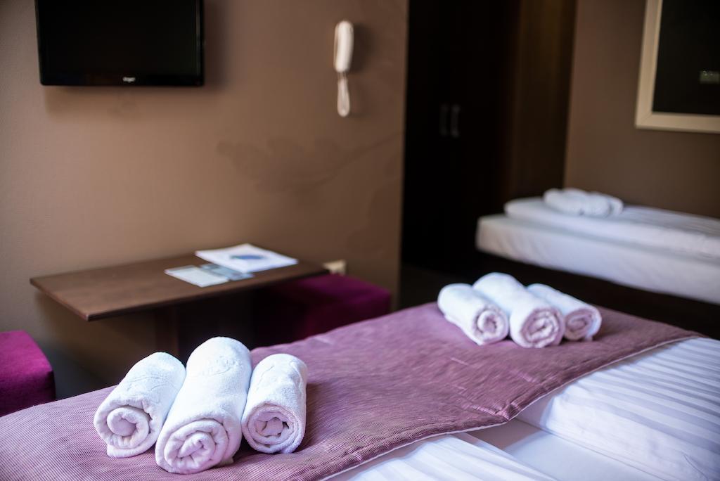 Hotel Fuerdohaz Nyíregyháza Chambre photo