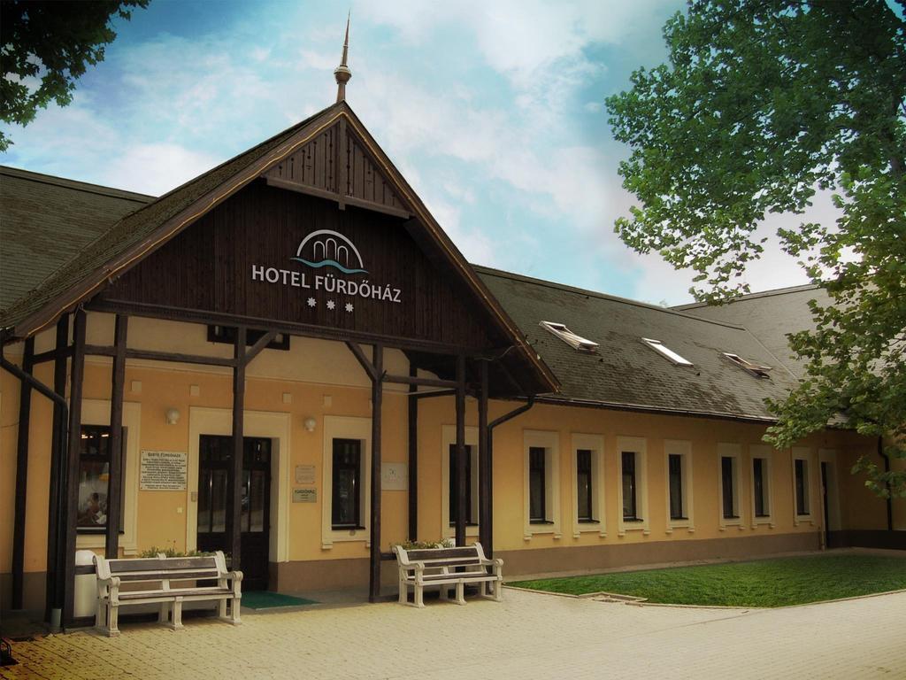 Hotel Fuerdohaz Nyíregyháza Extérieur photo